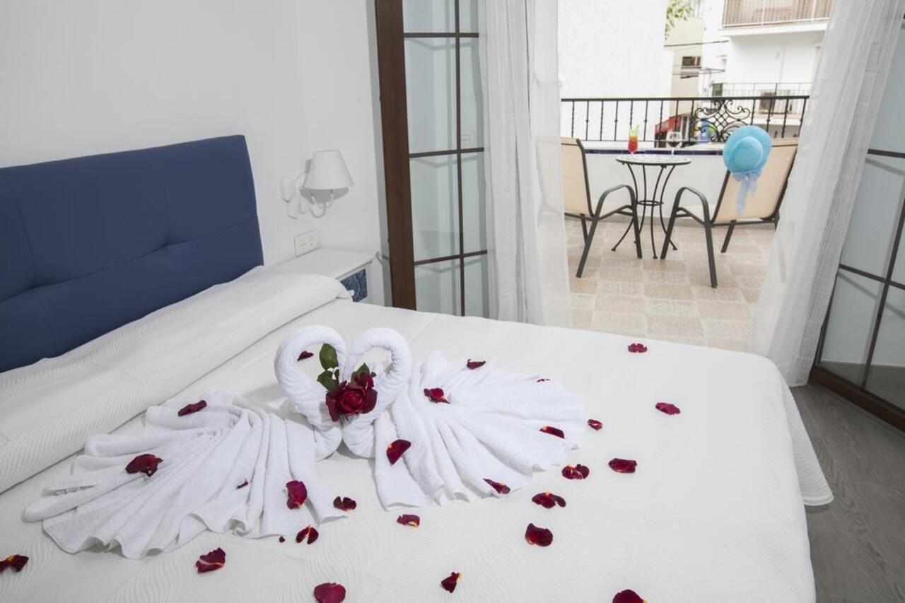 Hostal Boutique Bajamar Nerja Bagian luar foto