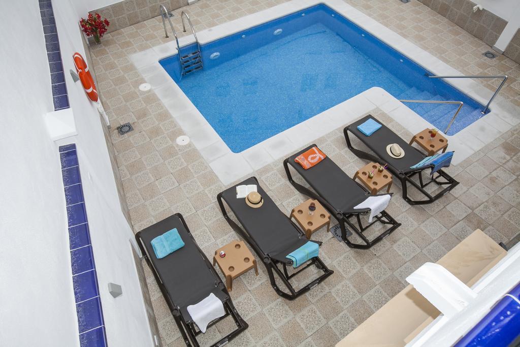 Hostal Boutique Bajamar Nerja Bagian luar foto