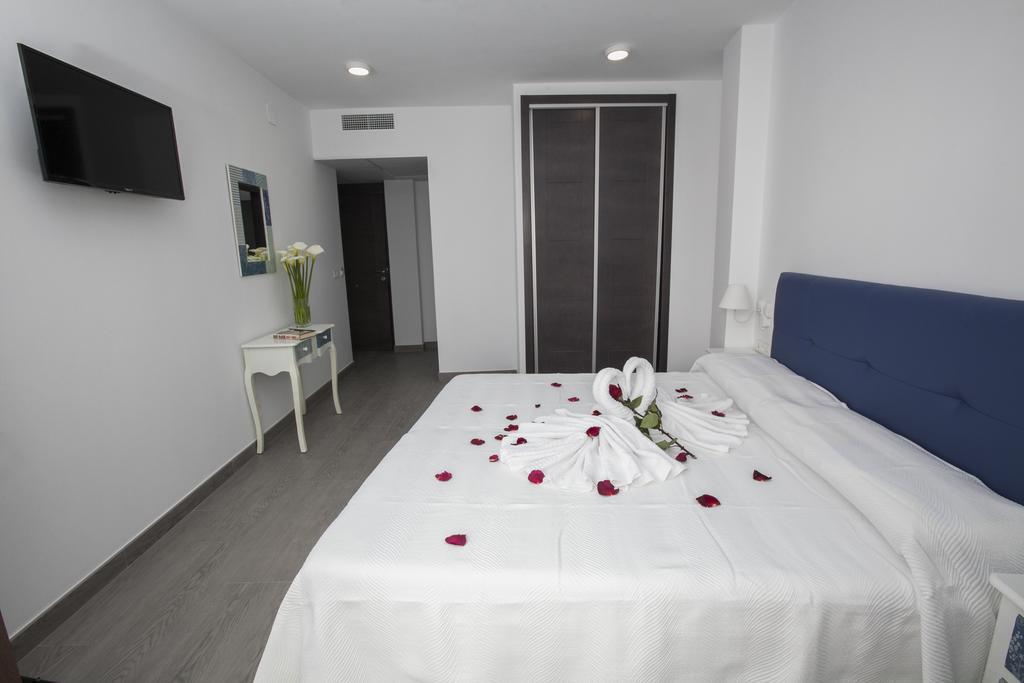 Hostal Boutique Bajamar Nerja Bagian luar foto