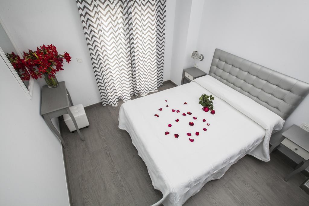 Hostal Boutique Bajamar Nerja Bagian luar foto