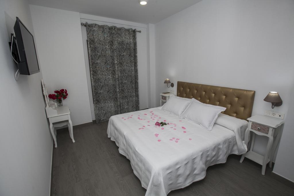 Hostal Boutique Bajamar Nerja Bagian luar foto